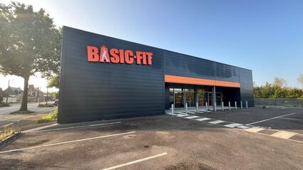 Basic-Fit Foug&egrave;res Rue de Laval 24/7