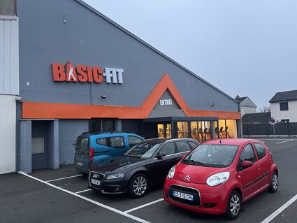 Basic-Fit Nazelles-N&eacute;gron Rue du Commerce 24/7