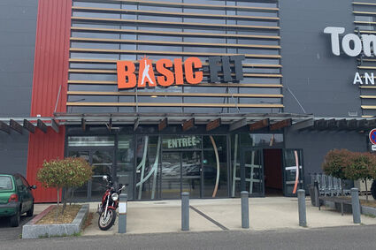 Basic-Fit Coigni&egrave;res Rue des Fr&egrave;res Lumi&egrave;re